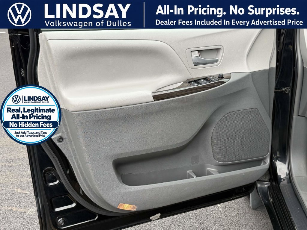 Used 2016 Toyota Sienna XLE Premium w/ Protection Package FWD image 9