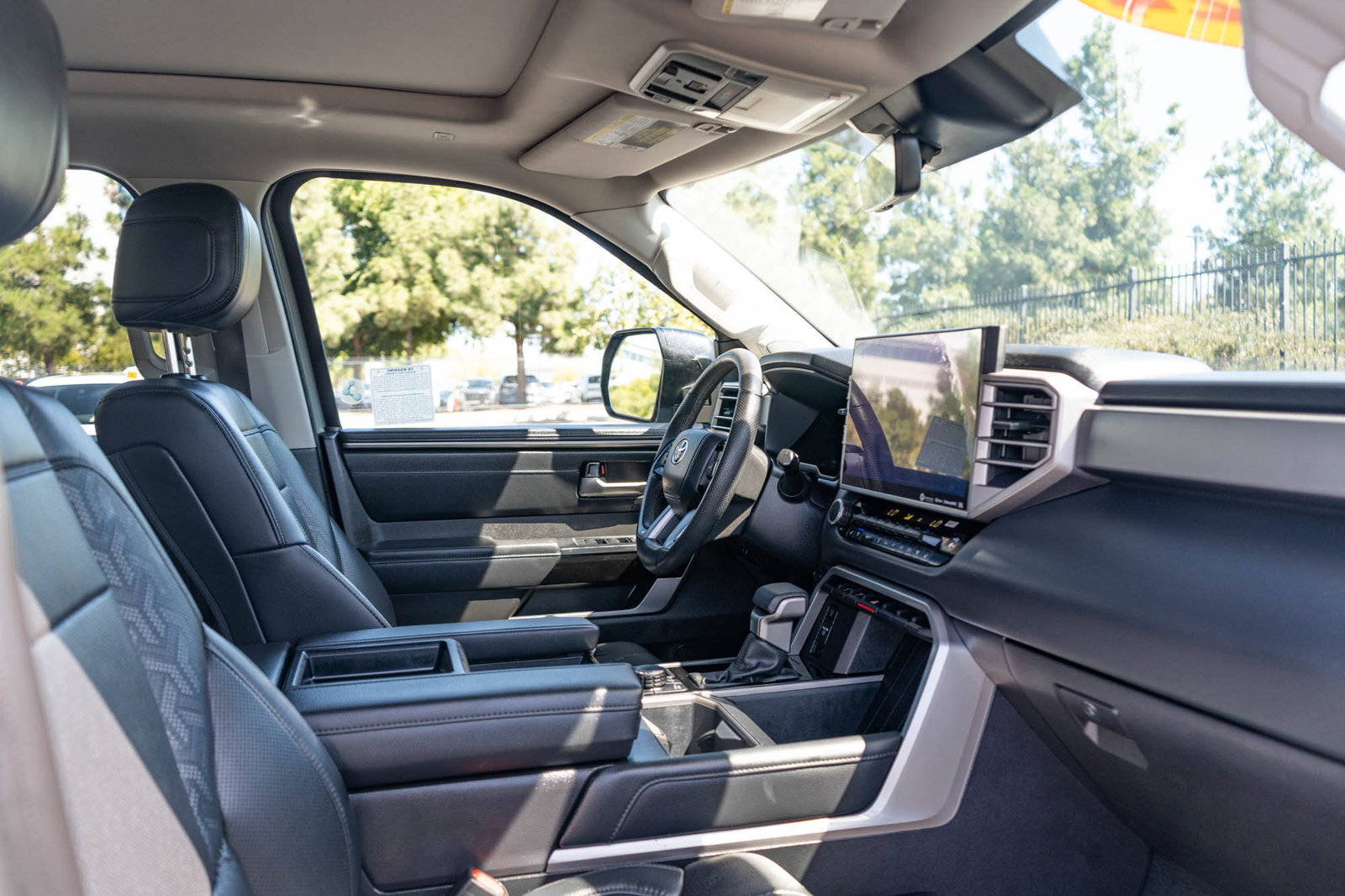 Used 2024 Toyota Tundra Limited AWD/4WD image 21