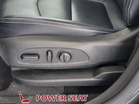 Used 2020 Chevrolet Equinox LS w/ LS Convenience Package FWD image 15