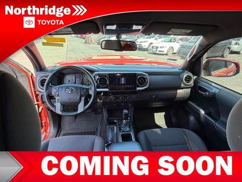 Used 2017 Toyota Tacoma TRD Sport w/ Tow Package RWD image 8