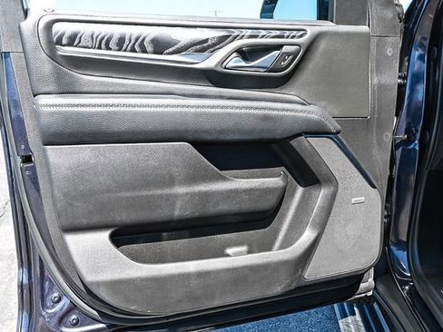 Used 2023 GMC Yukon XL Denali w/ Advanced Technology Package image 21