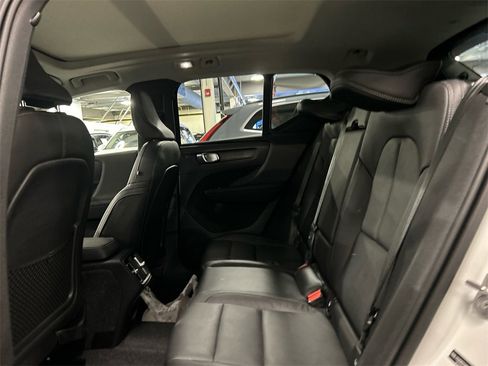 Certified 2025 Volvo XC40 B5 Plus image 22