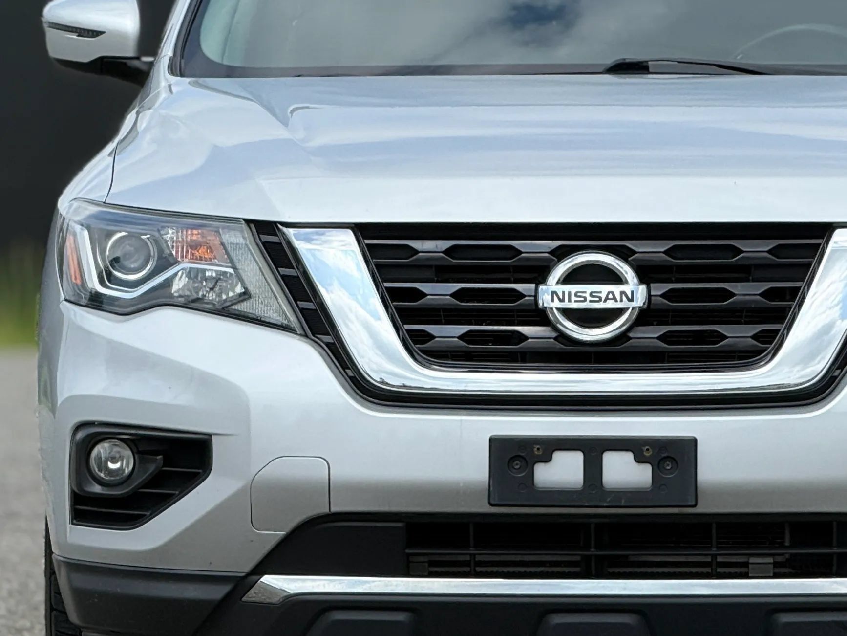 Used 2018 Nissan Pathfinder SV AWD/4WD image 11