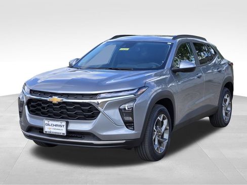 New 2026 Chevrolet Trax LT w/ Driver Confidence Package FWD image 3