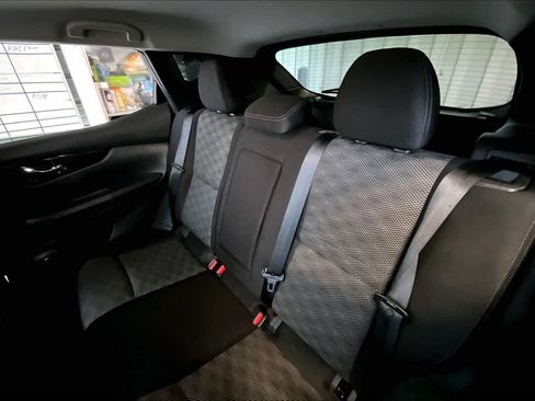 Used 2019 Nissan Rogue Sport SV w/ Technology Package FWD image 19