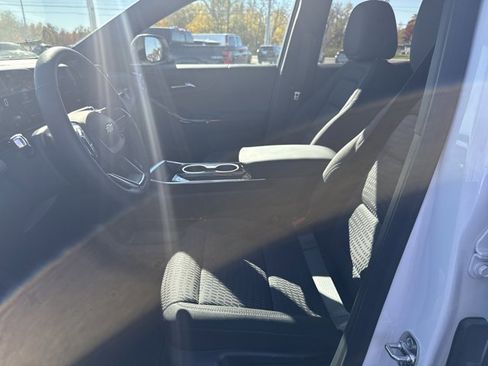 Used 2025 Chevrolet Equinox LT w/ Safety and Technology Package image 15