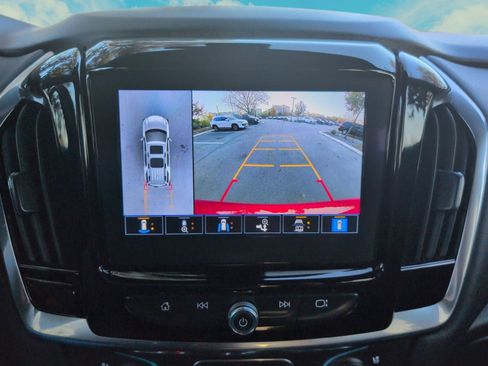 Used 2023 Chevrolet Traverse High Country image 12