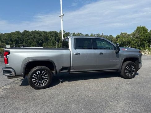 Used 2025 Chevrolet Silverado 2500 LTZ w/ LTZ Plus Package AWD/4WD image 4
