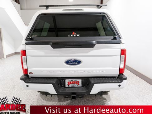 Used 2019 Ford F250 XLT w/ XLT Value Package image 4