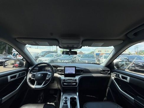 Used 2022 Ford Explorer XLT w/ Equipment Group 202A image 35