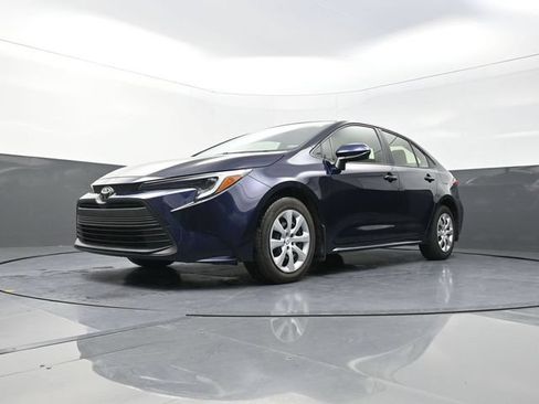 Used 2026 Toyota Corolla LE FWD image 32