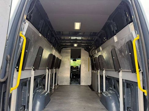 Used 2019 Mercedes-Benz Sprinter 170 image 36