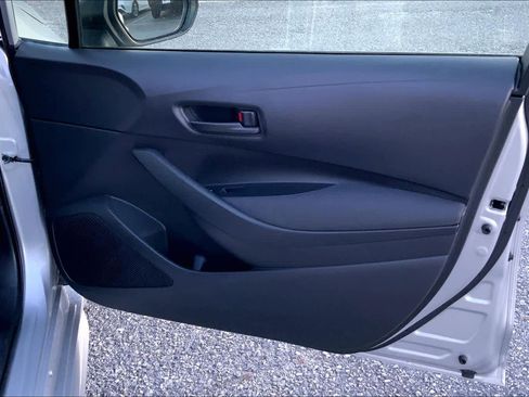 Used 2025 Toyota Corolla LE image 22