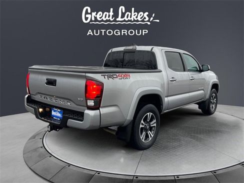 Used 2019 Toyota Tacoma TRD Sport image 5