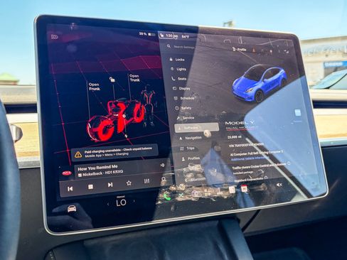 Used 2022 Tesla Model Y Performance AWD/4WD image 21