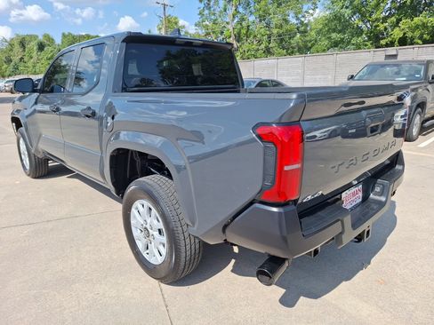 Used 2026 Toyota Tacoma SR AWD/4WD image 4