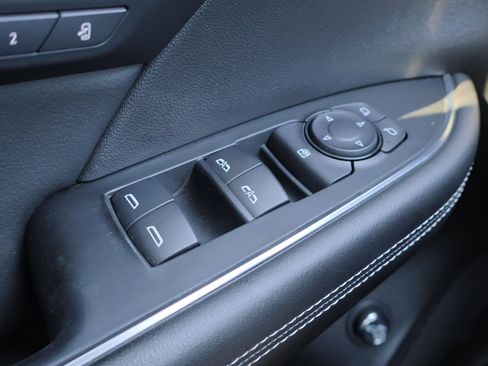 Used 2022 Buick Envision Essence w/ Safety Package image 27