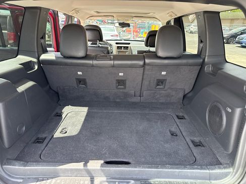 Used 2011 Jeep Liberty Limited w/ Comfort/Convenience Group AWD/4WD image 11