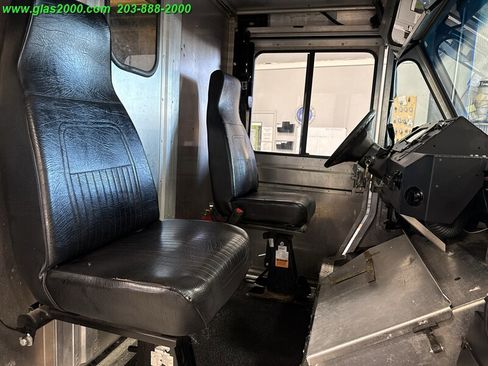 Used 2016 Ford E-350 and Econoline 350 Super Duty w/ A/C Prep Package image 5