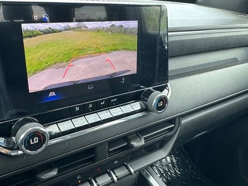 Certified 2025 Chevrolet Colorado Trail Boss AWD/4WD image 9