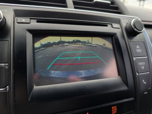 Used 2015 Toyota Camry SE image 20