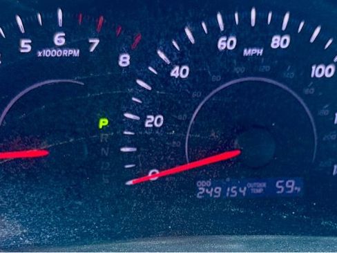 Used 2011 Toyota Camry LE image 10