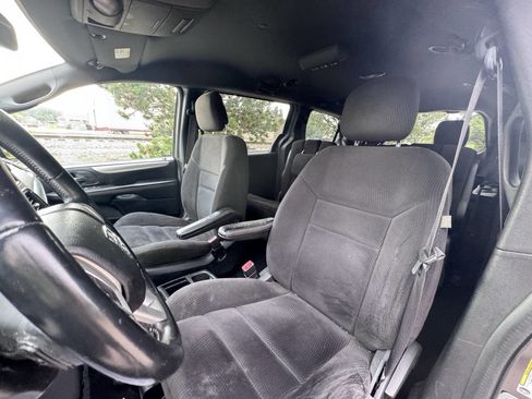 Used 2015 Dodge Grand Caravan SE w/ Quick Order Package 29E SE image 9