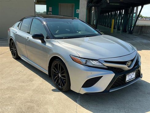 Used 2018 Toyota Camry XSE w/ Protection Package (Q2) FWD image 8