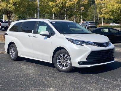 New 2025 Toyota Sienna XLE