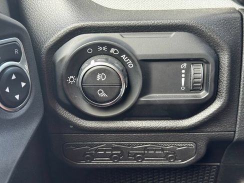 Certified 2025 Jeep Gladiator Mojave AWD/4WD image 23