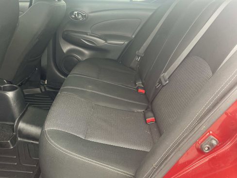 Used 2019 Nissan Versa SV image 9