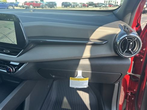 New 2026 Chevrolet Equinox LT w/ Convenience Package II image 32