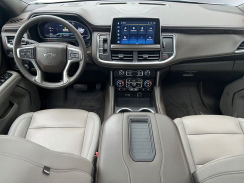 Used 2023 Chevrolet Tahoe Z71 w/ Luxury Package AWD/4WD image 10