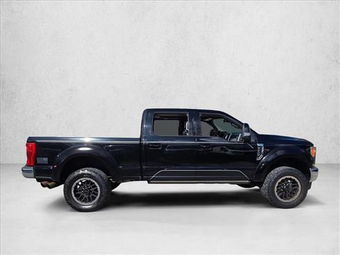 Used 2018 Ford F250 Lariat w/ Lariat Ultimate Package image 4