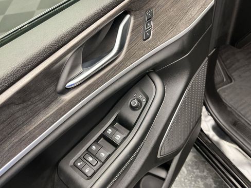 Used 2026 Jeep Grand Cherokee Limited AWD/4WD image 10