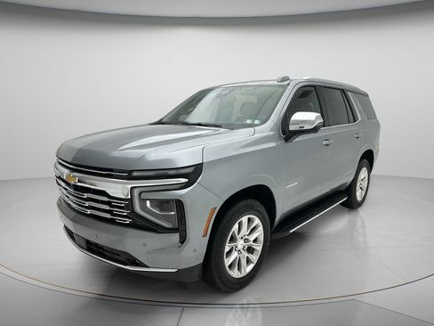 Used 2025 Chevrolet Tahoe Premier AWD/4WD image 3