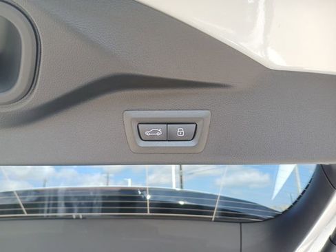 New 2026 BMW X5 xDrive50e image 10