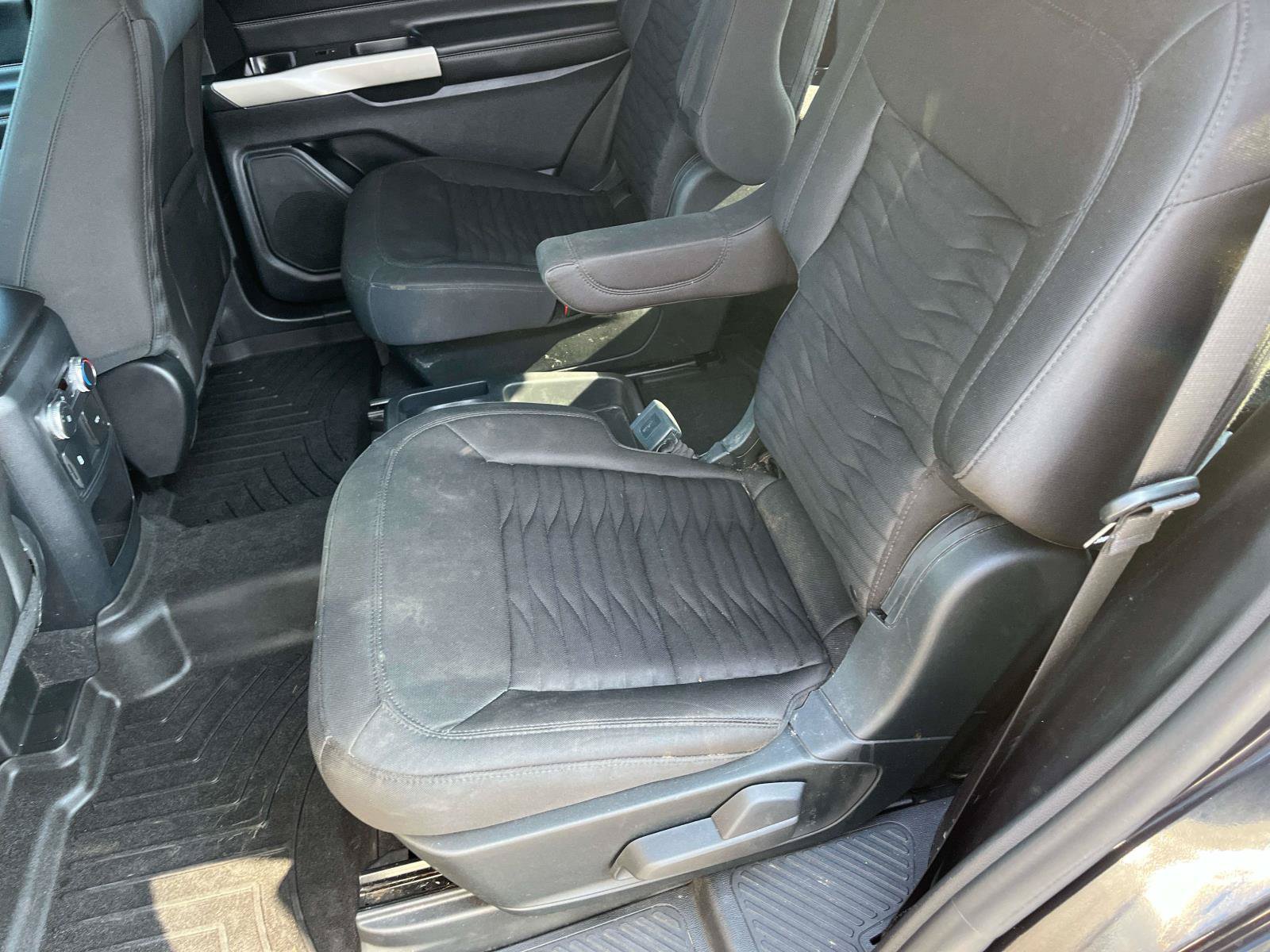 Used 2021 Ford Explorer XLT RWD image 19