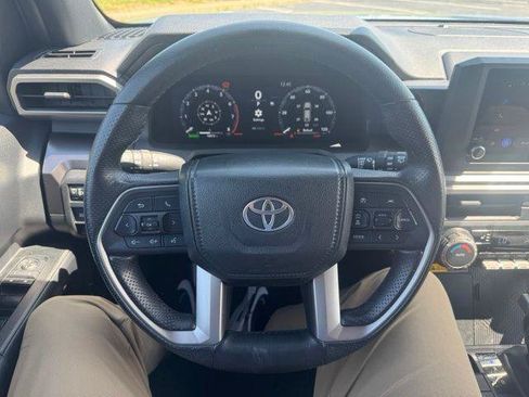 Certified 2025 Toyota 4Runner TRD Off-Road AWD/4WD image 18