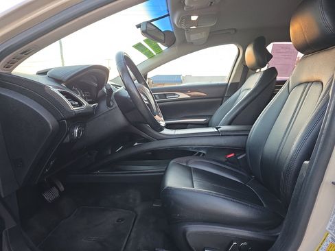 Used 2016 Lincoln MKZ Hybrid image 9