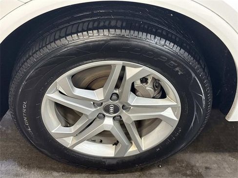 Used 2019 Audi Q5 2.0T Premium w/ Convenience Package image 11