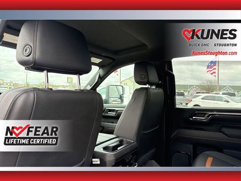 Used 2025 GMC Sierra 2500 AT4 image 43