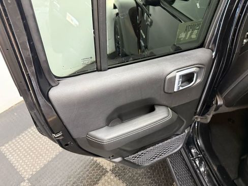 Used 2023 Jeep Wrangler Unlimited Sahara w/ Cold Weather Group image 36