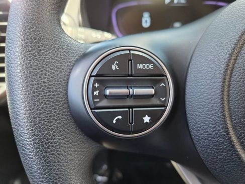 Used 2025 Kia Soul LX FWD image 20