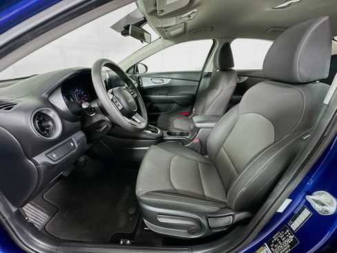 Used 2022 Kia Forte LXS FWD image 13