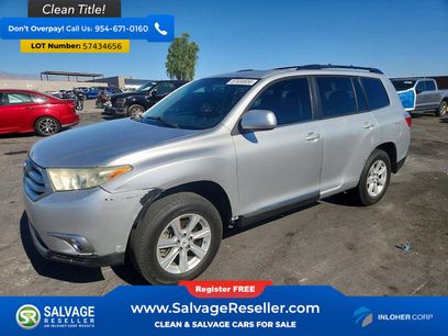 Used 2011 Toyota Highlander SE w/ Tow Pkg