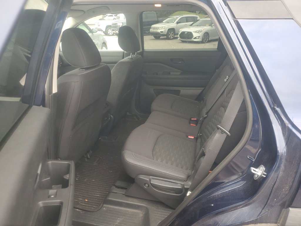 Used 2023 Nissan Pathfinder SV AWD/4WD image 11
