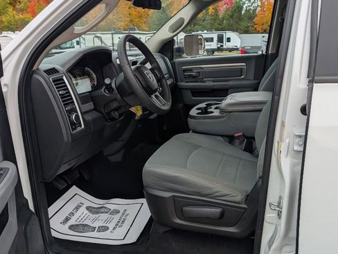 Used 2017 RAM 2500 SLT image 9