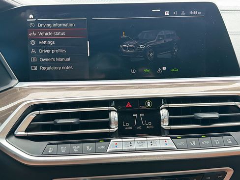 Used 2022 BMW X5 sDrive40i w/ M Sport Package RWD image 29