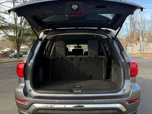 Used 2017 Nissan Pathfinder SV image 10